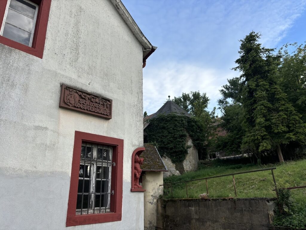 Schloss Westerhaus: Historic Estate and Winery in Ingelheim am Rhein 4 Schloss Westerhaus