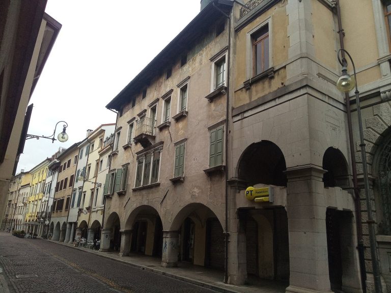 Palazzo Tinghi: A Historic Renaissance Palace in Udine