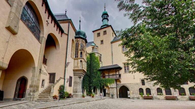 Italian Court: Royal Palace and Mint in Kutná Hora