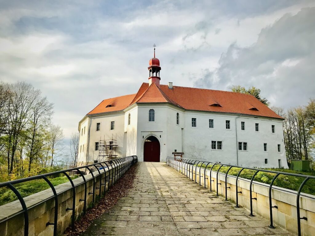 Vartenberk Castle: A Gothic Fortress and Renaissance Residence in Czechia 2 Vartenberk Castle