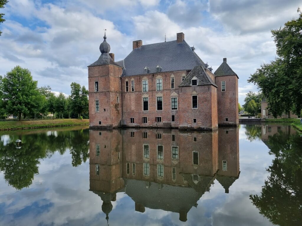 Cannenburgh Castle: A Renaissance Water Castle in the Netherlands 2 Cannenburgh Castle