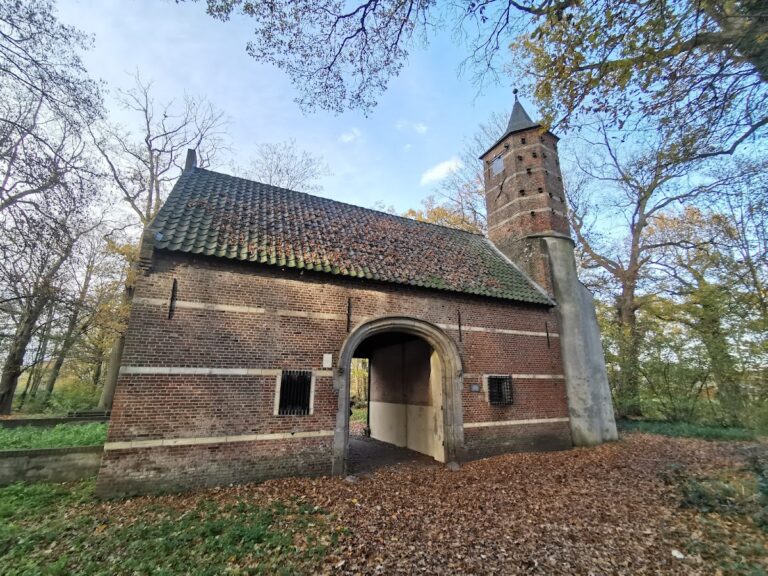 Seldensate: Historic Estate and Castle Ruins in the Netherlands