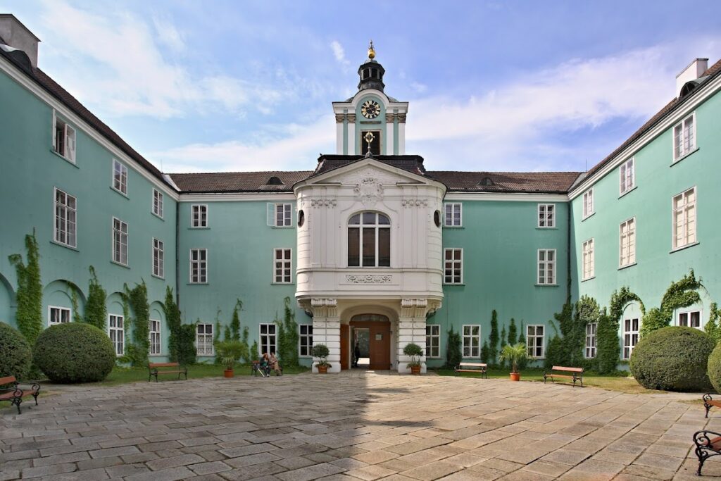 Zámek Dačice: A Renaissance-Based Castle in Czechia 5 Zámek Dačice