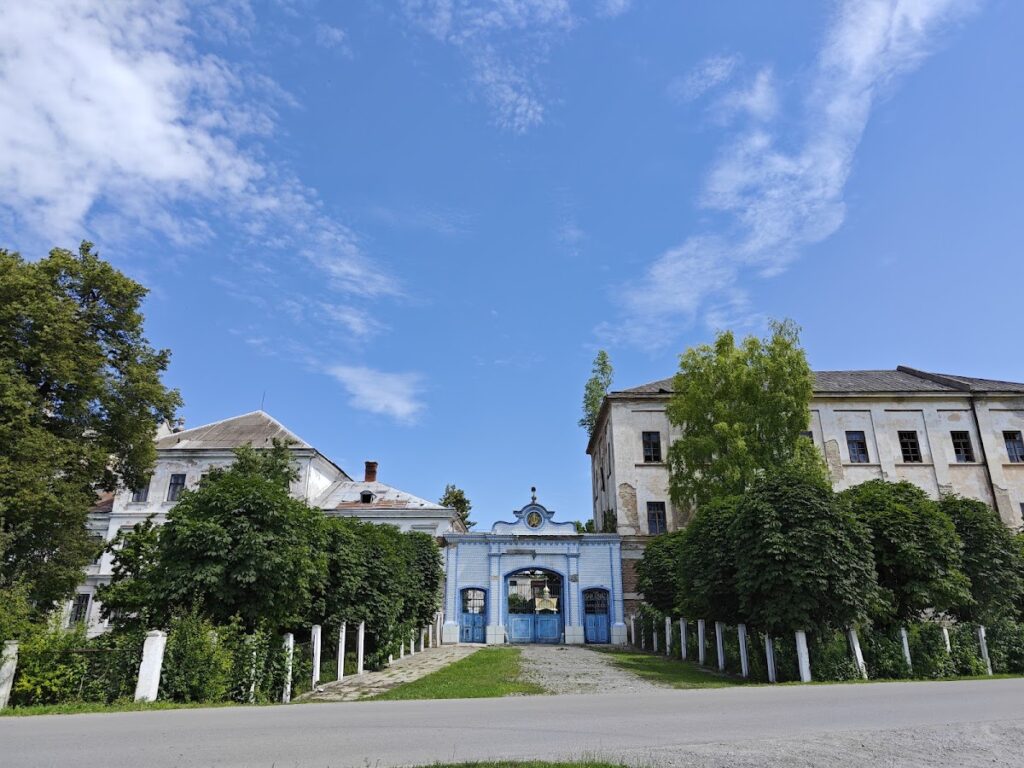 Castle in Yahilnytsia: A Polish-Lithuanian Fortress and Lanckoroński Residence 2 Castle in Yahilnytsia