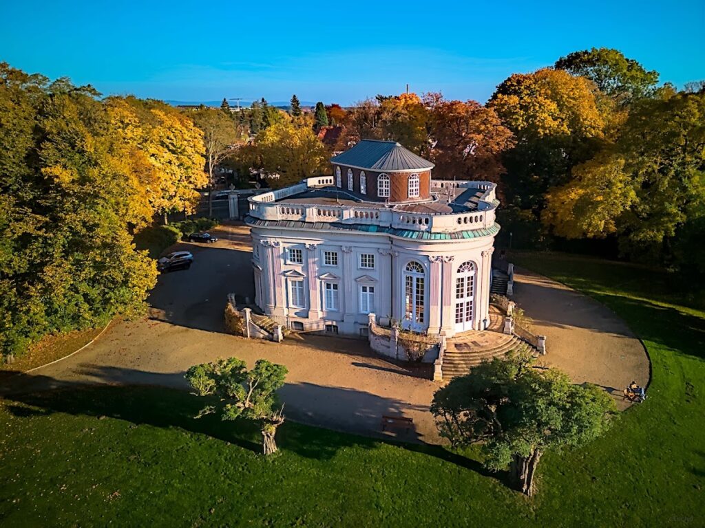 Schloss Richmond: A Ducal Residence and Landscape Garden in Braunschweig 2 Schloss Richmond