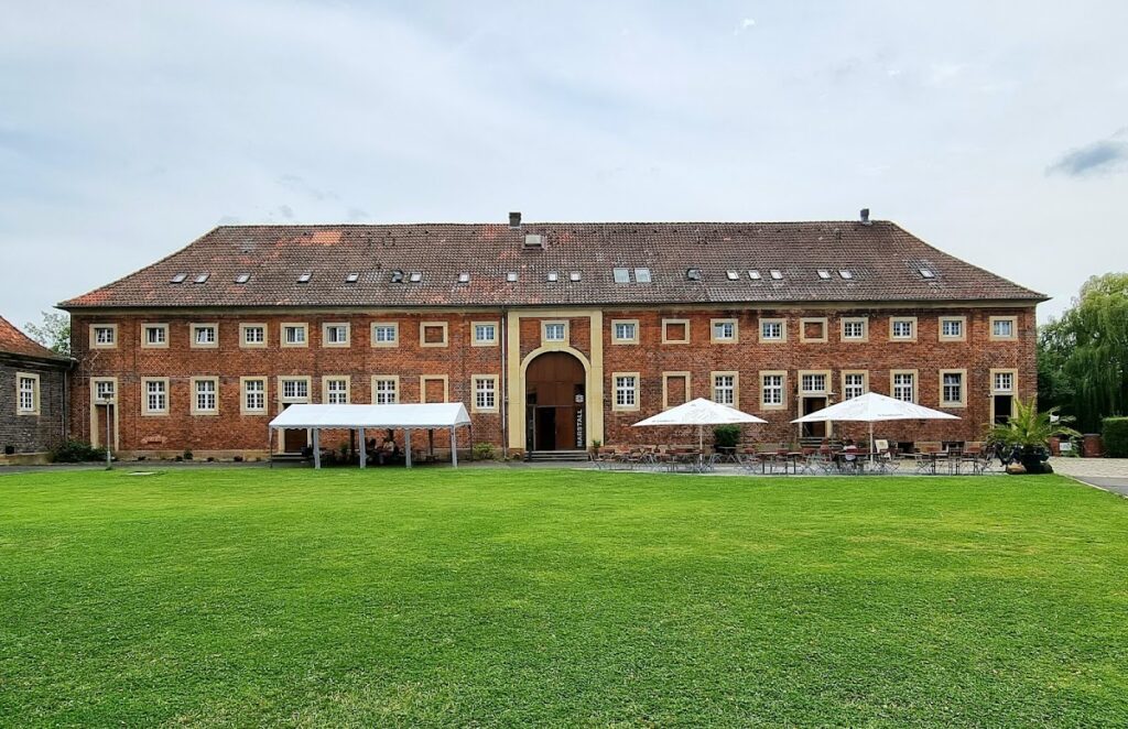 Schloß Oberwerries: A Moated Manor House in Hamm, Germany 2 Schloß Oberwerries