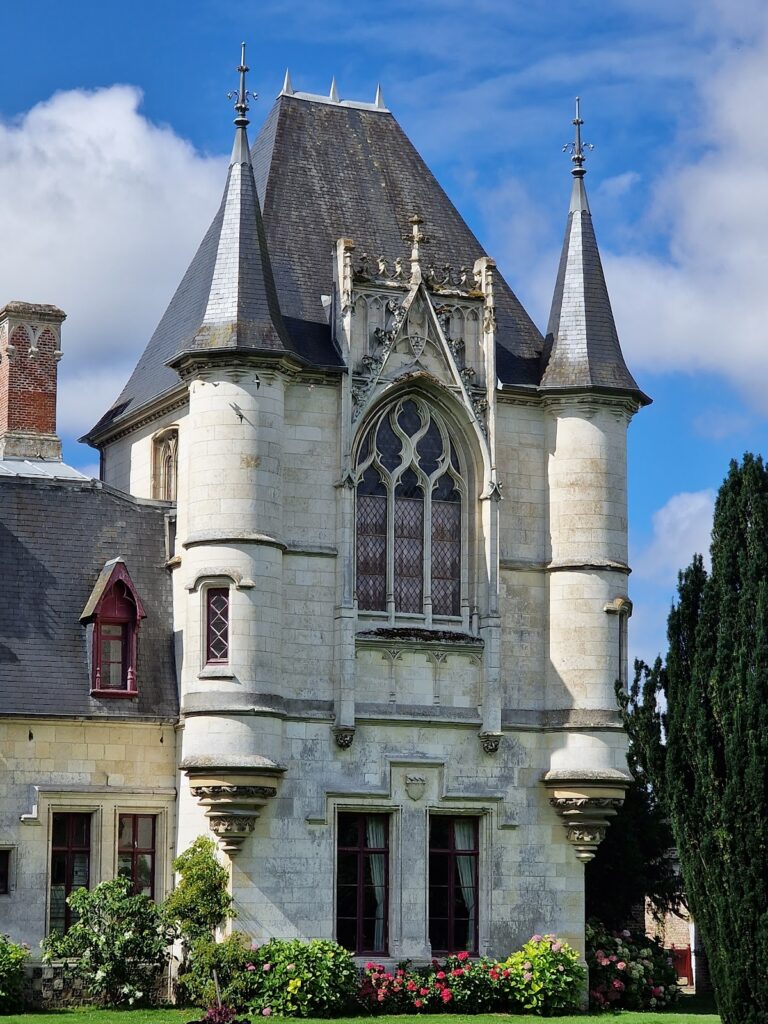 Château de Regnière-Écluse: A Historic Estate in France 2 Château de Regnière-Écluse