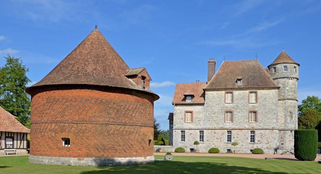 Château de Vascœuil: A Historic Residence and Cultural Centre in France 1 château de Vascœuil