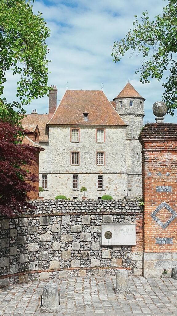 Château de Vascœuil: A Historic Residence and Cultural Centre in France 4 château de Vascœuil