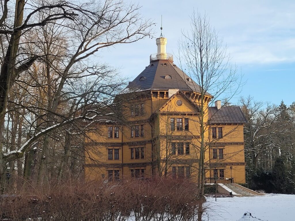 Palace in Antonin: A Wooden Hunting Palace and Music Venue in Poland 1 Palace in Antonin