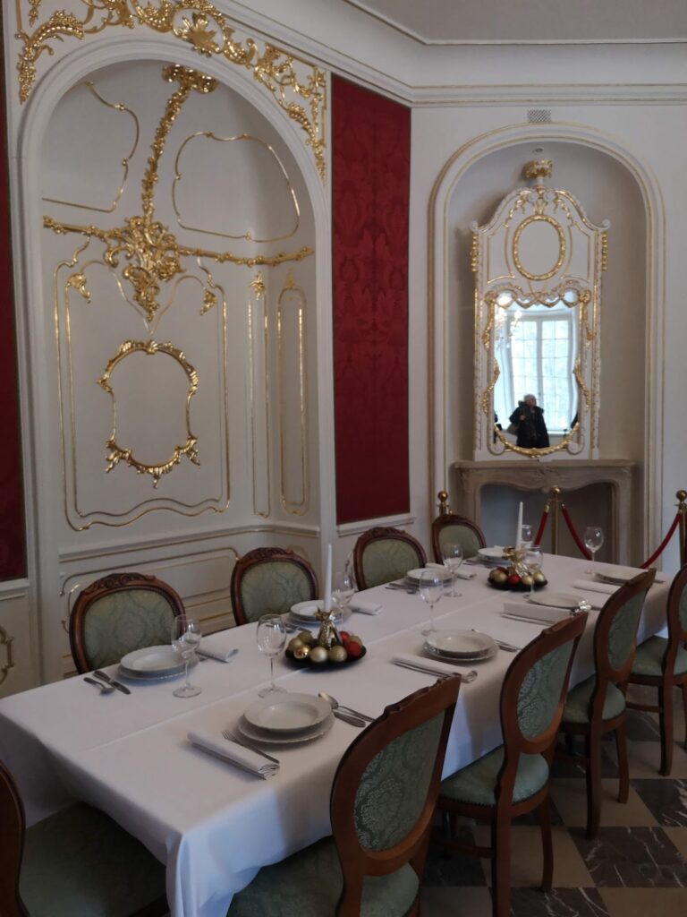 Kurozwęki Palace: A Baroque-Classical Residence in Poland 4 Kurozwęki Palace