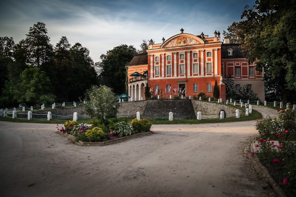 Kurozwęki Palace: A Baroque-Classical Residence in Poland 5 Kurozwęki Palace
