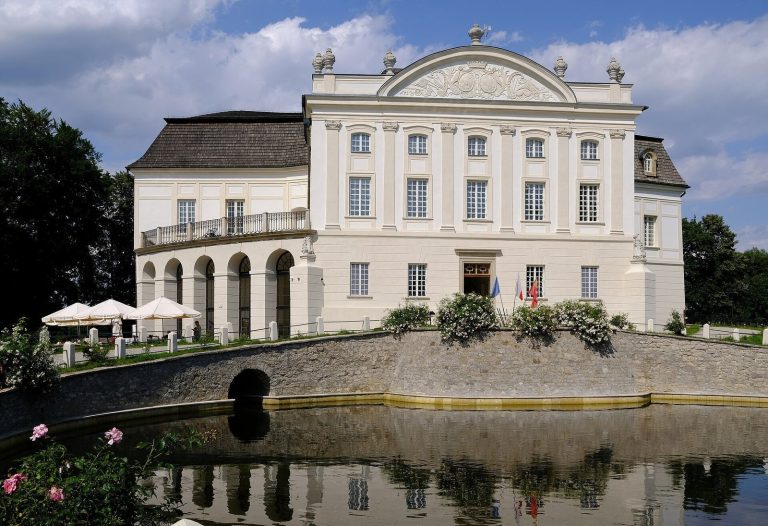 Kurozwęki Palace: A Baroque-Classical Residence in Poland