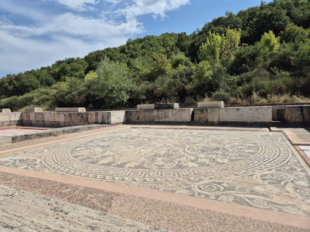 Palace of Aigai: Royal Residence of the Macedonian Kings 4 Palace of Aigai