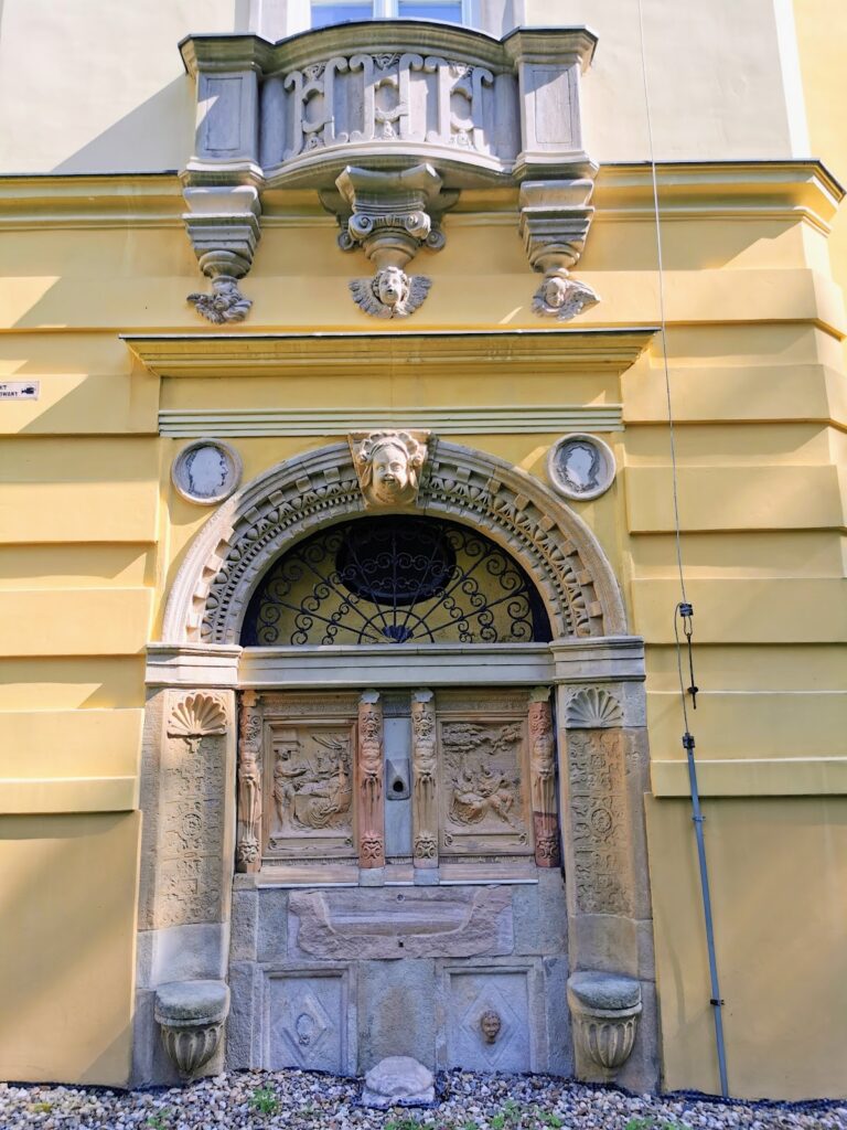 Biedrzychowice Palace: A Sixteenth-Century Residence in Poland 4 Biedrzychowice palace