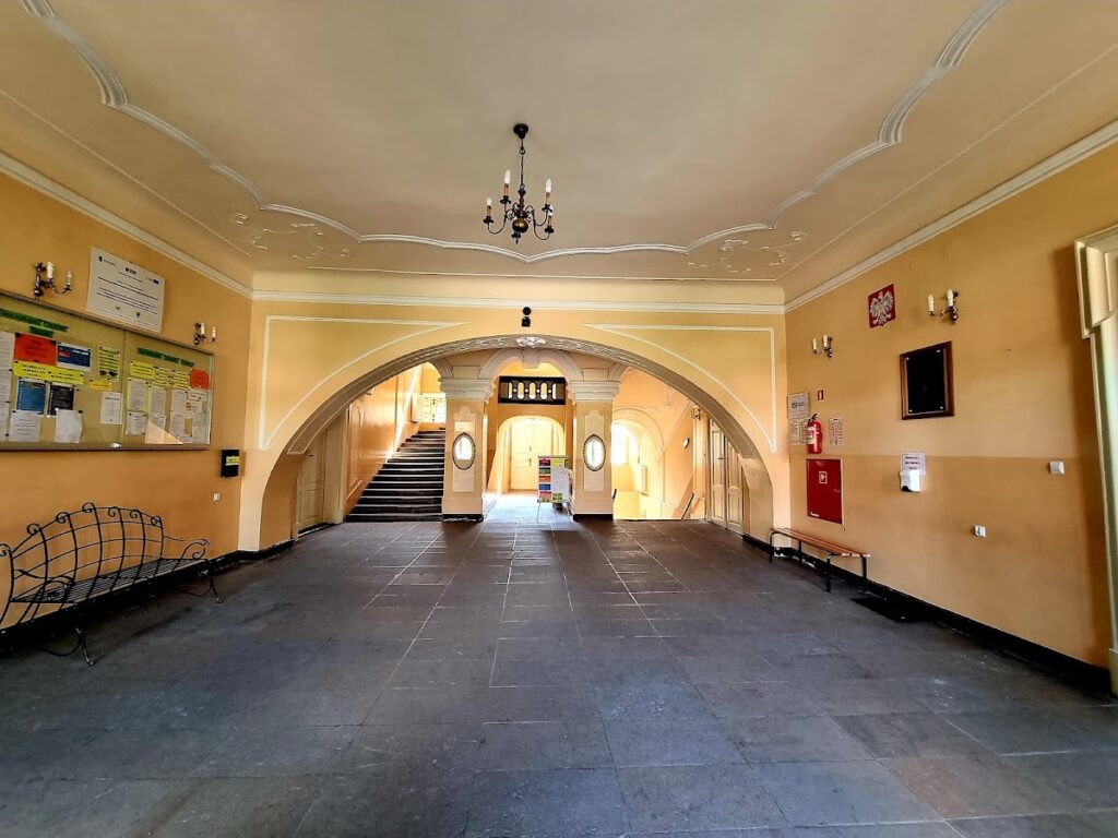 Biedrzychowice Palace: A Sixteenth-Century Residence in Poland 5 Biedrzychowice palace