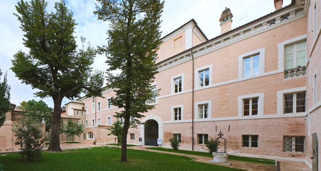 Palazzo Rasponi dalle Teste: A Baroque Palace in Ravenna 1 Palazzo Rasponi dalle Teste