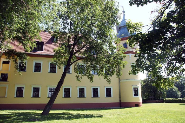 Palace in Krobielowice: A Renaissance Manor and Baroque Estate Residence in Poland
