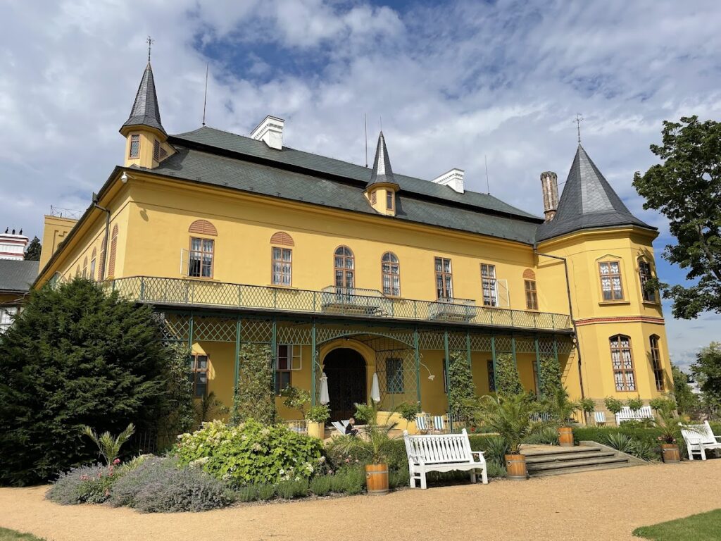 Slatiňany Castle: A Renaissance Aristocratic Residence and Hippological Museum in Czechia 2 Slatiňany Castle