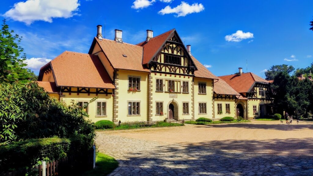 Slatiňany Castle: A Renaissance Aristocratic Residence and Hippological Museum in Czechia 5 Slatiňany Castle
