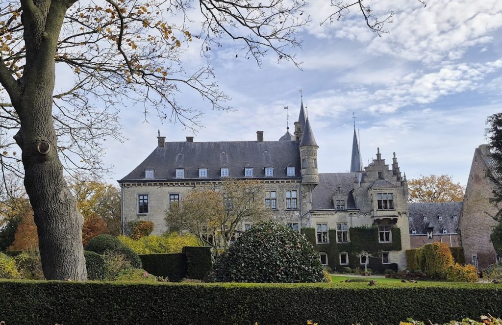 Castle of Mheer: A Medieval Noble Residence in the Netherlands 2 Castle of Mheer