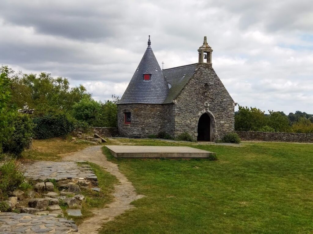 Château de Rochefort-en-Terre: A Medieval Fortress Recast as a Neo-Gothic Manor 2 Château de Rochefort-en-Terre