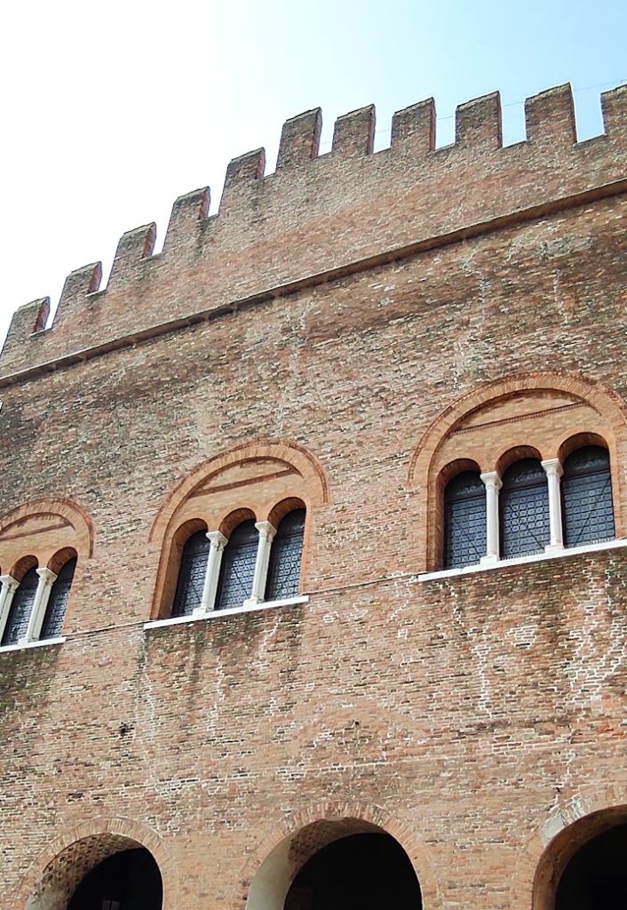 Palazzo dei Trecento: Medieval Civic Assembly Hall in Treviso 1 Palazzo dei Trecento