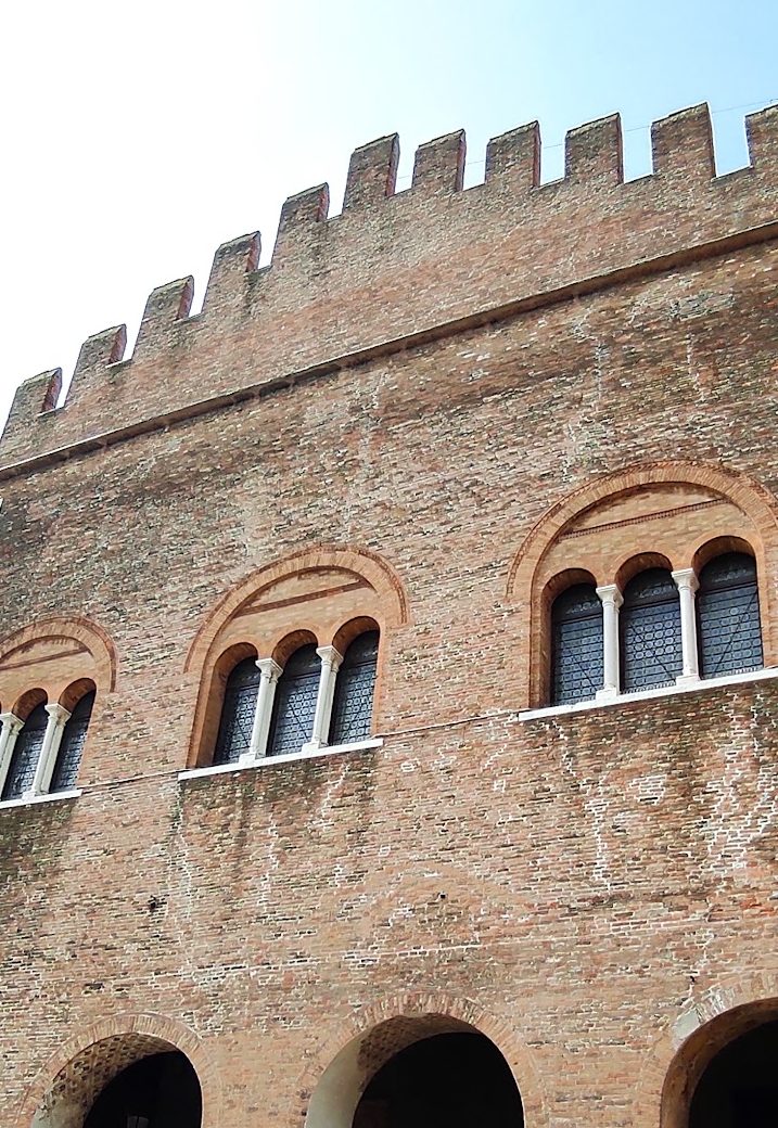 Palazzo dei Trecento: Medieval Civic Assembly Hall in Treviso
