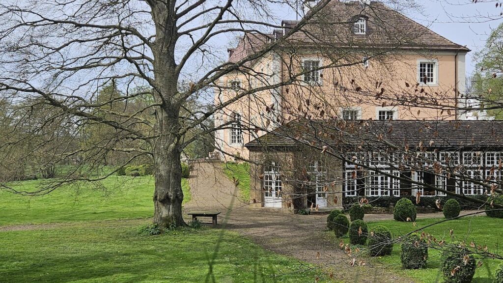 Schloss Rheder: A Baroque Castle Complex and Landscape Garden in Germany 4 Schloss Rheder