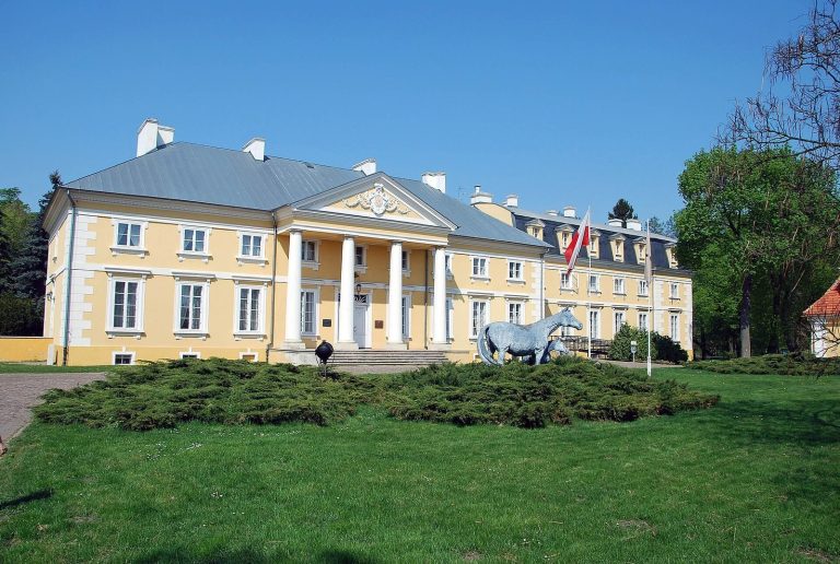 Racot Palace: A Classicist Estate in Poland