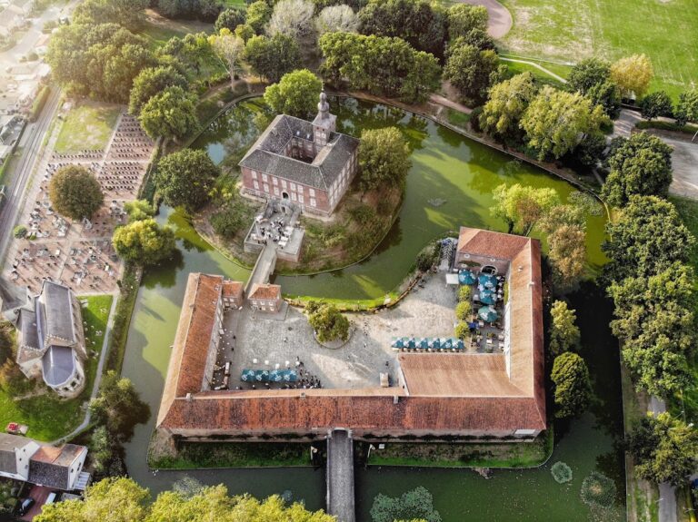 Limbricht Castle: A Motte Castle and Historic Residence in the Netherlands