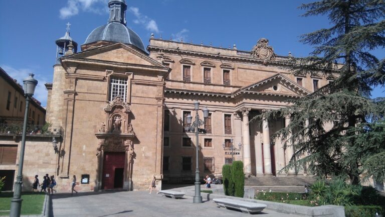 Palacio de Anaya: A Neoclassical College and University Building in Salamanca