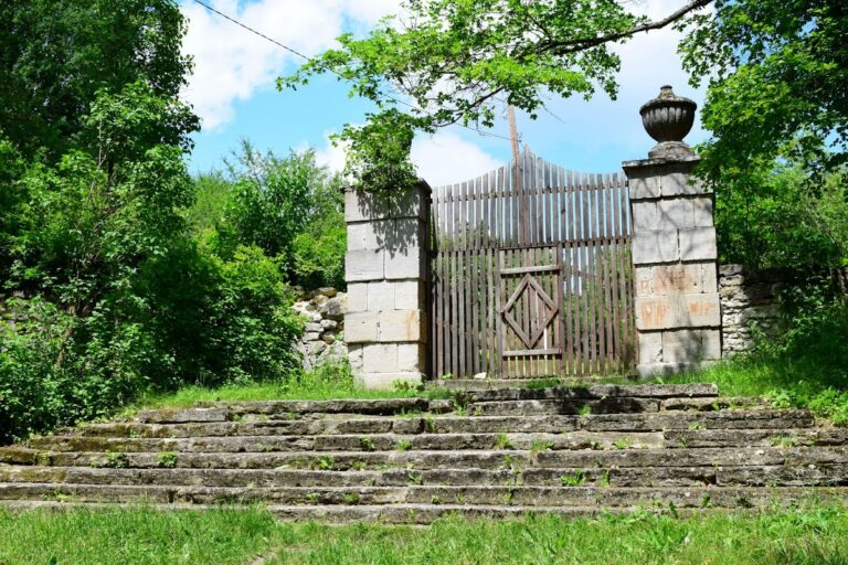 Maliivtsi Palace: A Classical Estate in Ukraine