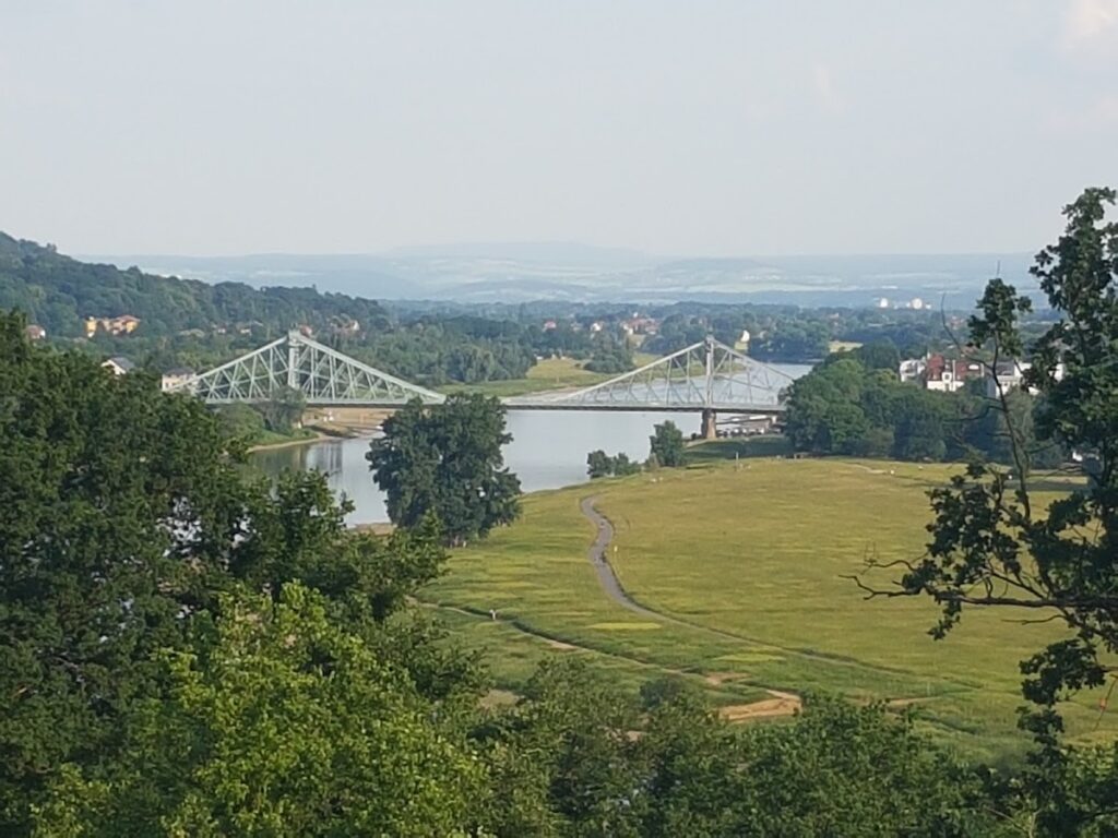 Lingnerschloss: A Neoclassical Villa and Public Cultural Estate in Dresden 5 Lingnerschloss