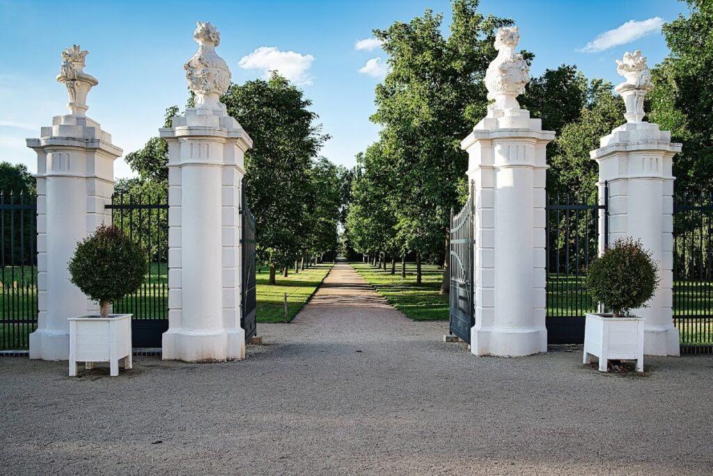 Schloss Mosigkau: A Rococo Summer Palace in Germany 3 Schloss Mosigkau