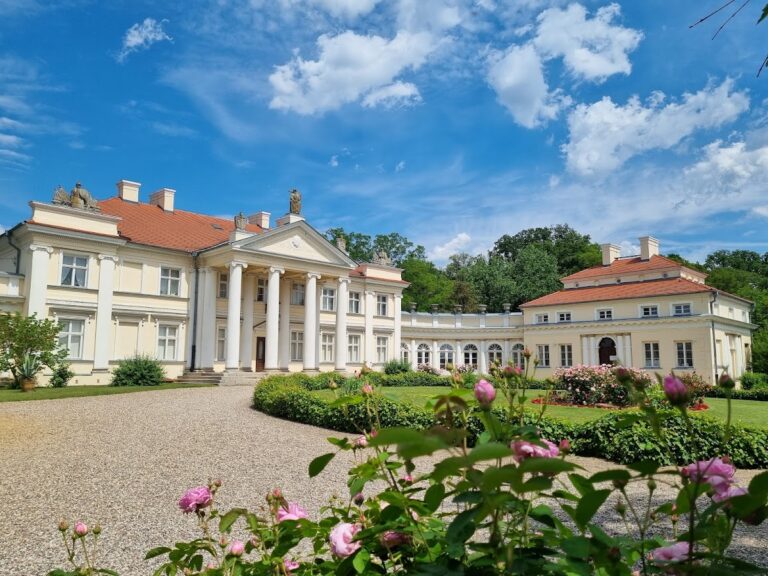 Śmiełów Palace: A Classical Residence and Adam Mickiewicz Museum in Poland