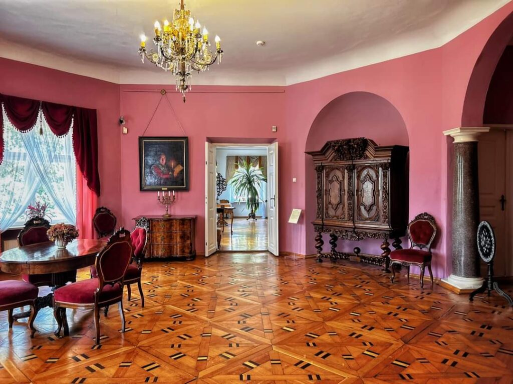 Śmiełów Palace: A Classical Residence and Adam Mickiewicz Museum in Poland 4 Śmiełów Palace