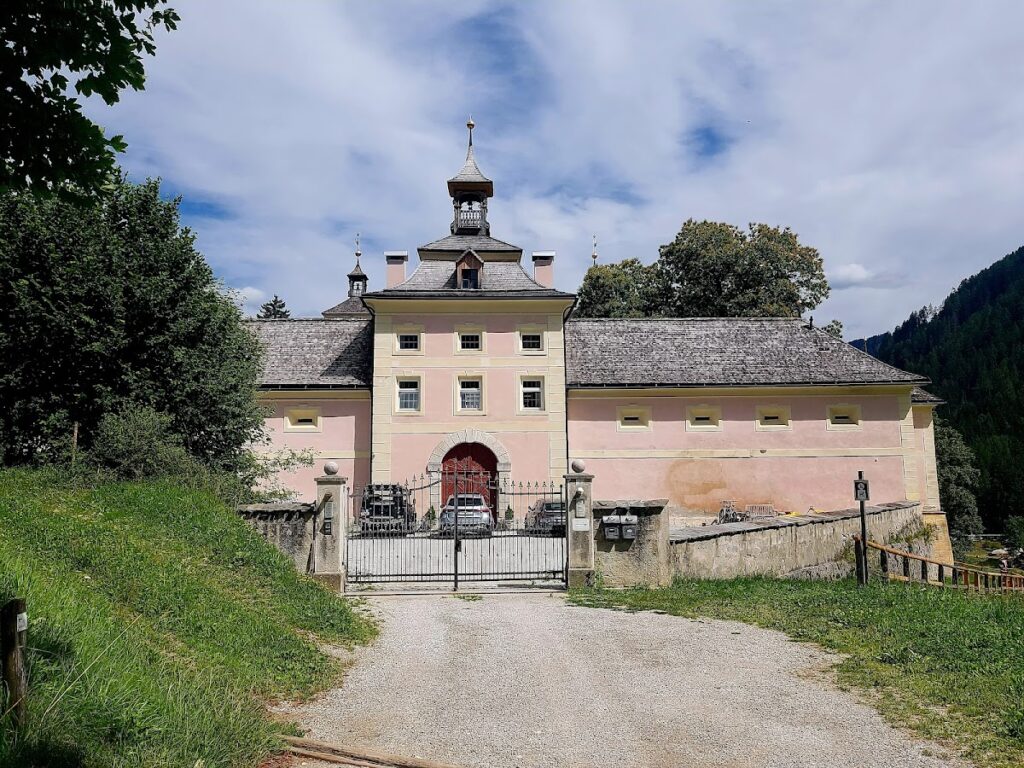 Wolfsthurn Castle: A Baroque Residence in South Tyrol 3 Wolfsthurn Castle