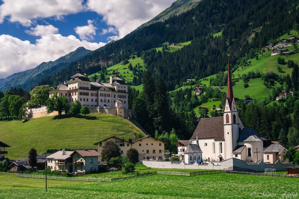 Wolfsthurn Castle: A Baroque Residence in South Tyrol 4 Wolfsthurn Castle