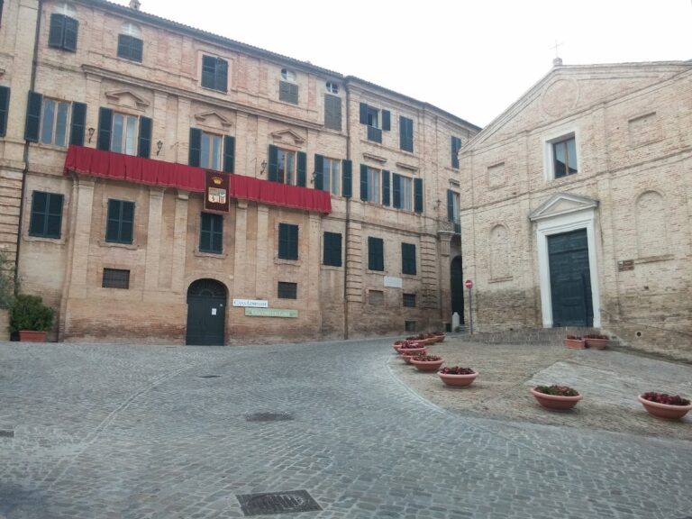 Palazzo Leopardi: Historic Family Residence and House Museum in Recanati