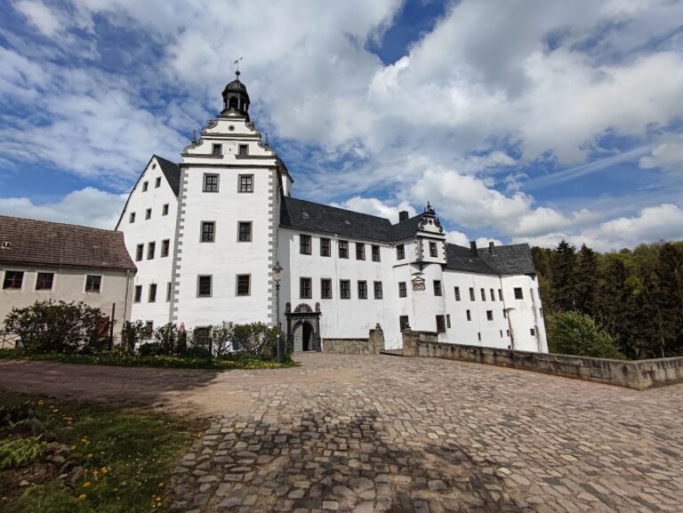 Schloss Lauenstein: A Medieval Castle and Renaissance Palace in Germany
