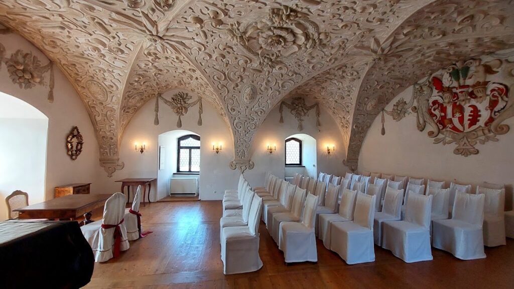 Schloss Lauenstein: A Medieval Castle and Renaissance Palace in Germany 2 Schloss Lauenstein