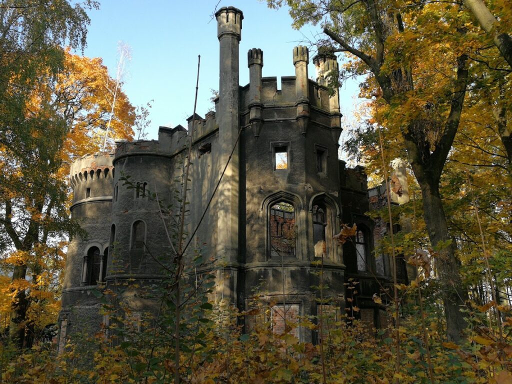 Tiele-Winckler Palace in Miechowice (Bytom): A Neo-Gothic Residence in Poland 3 Tiele-Winckler Palace in Miechowice (Bytom)