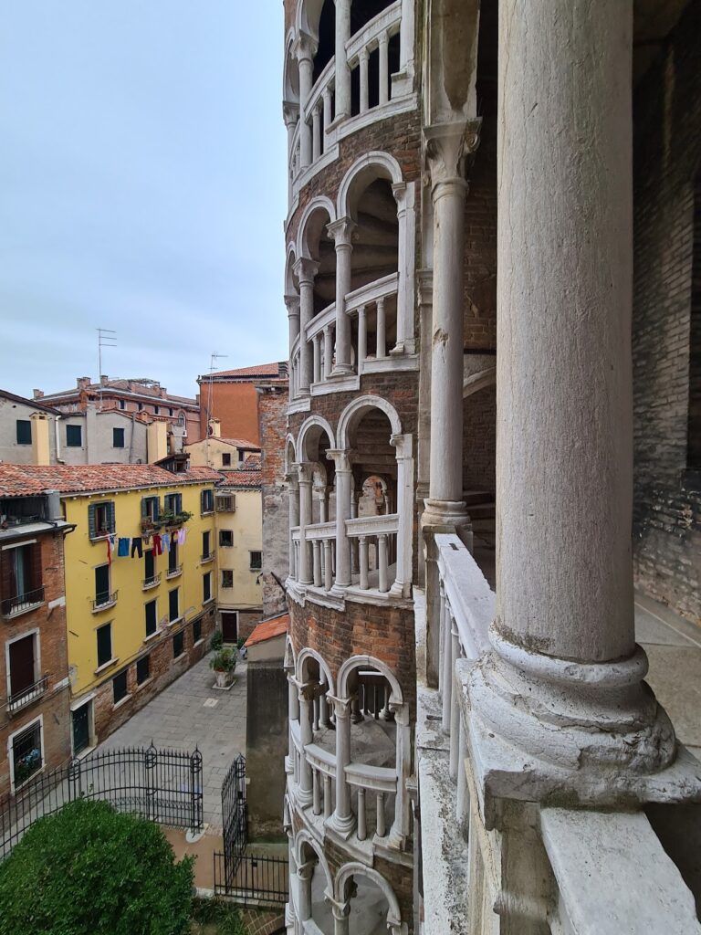 Palazzo Contarini del Bovolo: A Late Gothic Palace and Museum in Venice 4 Palazzo Contarini del Bovolo