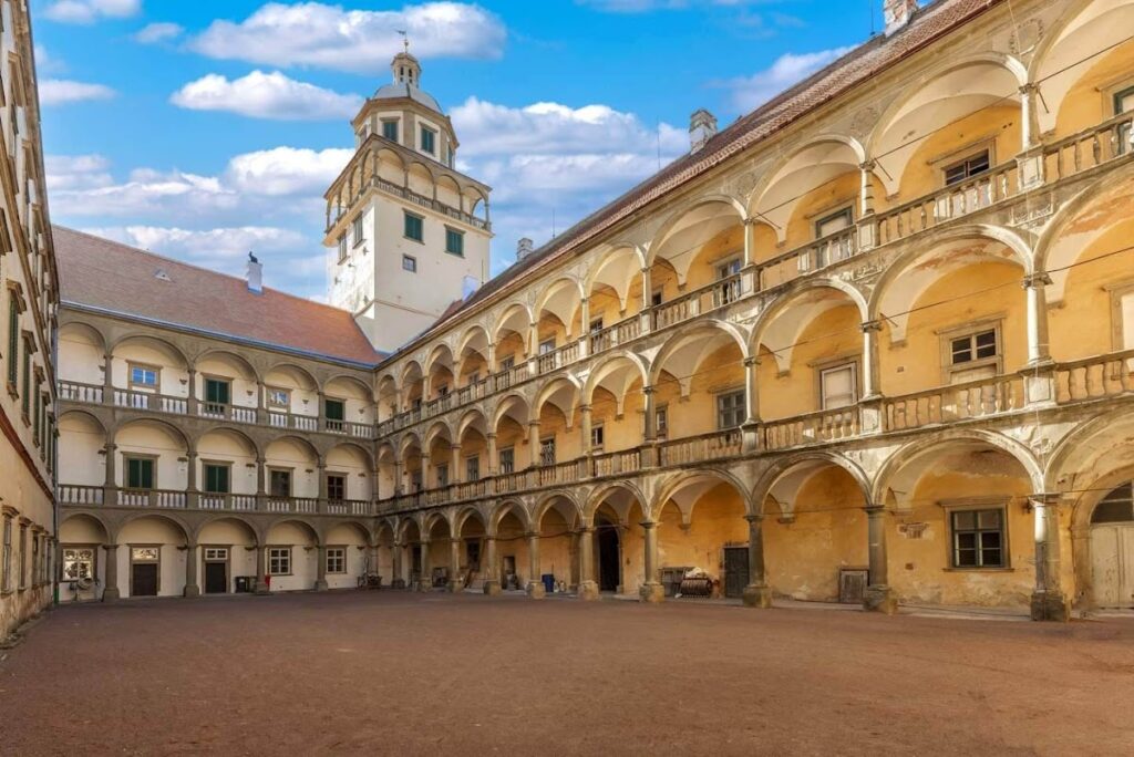 Moravský Krumlov Castle: A Medieval Castle and Renaissance Chateau in Czechia 5 Moravský Krumlov Castle