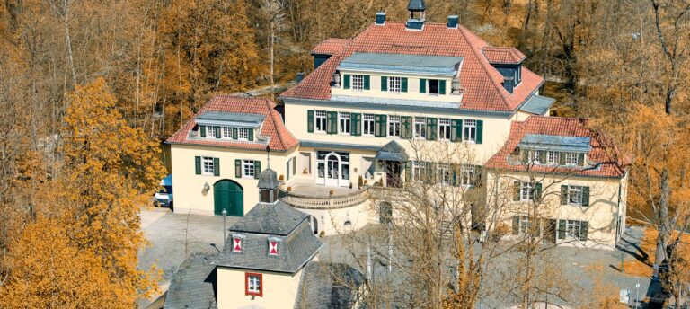 Eulenbroich Castle: A Moated Cultural and Educational Centre in Germany