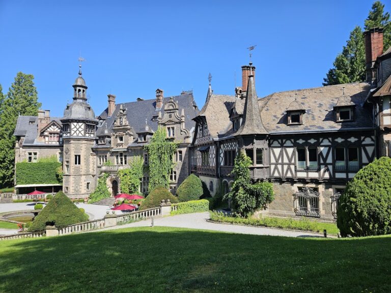 Schloss Rauischholzhausen: A Historicist Manor House and State Conference Centre in Germany