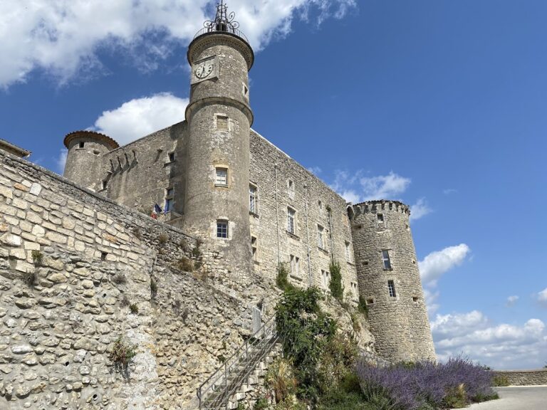 Château de Lussan: A Fortified Lords’ Residence in France