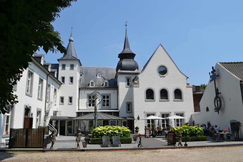 Doenrade Castle: A Historic Noble Residence and Hotel in the Netherlands 1 Doenrade Castle