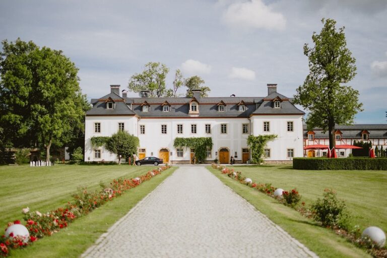 Palace in Pakoszów: A Baroque Residence and Former Linen Bleachery in Poland